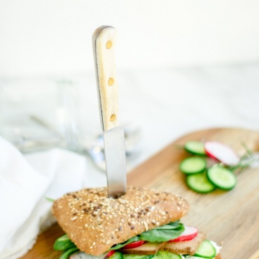Veganes Sandwich gesund und schnell gemacht. Mit Proteinen und Vitaminen.